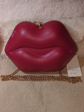 a new day Red Lip-Shaped Crossbody with Gold Chain